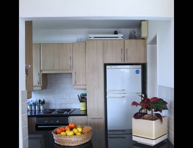 2 bed property to rent in ROSEBANK